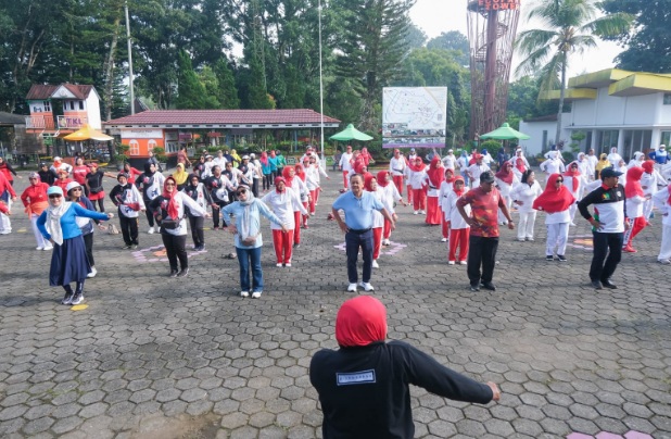 Meriahkan HLUN ke-29, ratusan lansia ikuti senam bersama di Kota Magelang Meriahkan HLUN ke-29, ratusan lansia ikuti senam bersama di Kota Magelang