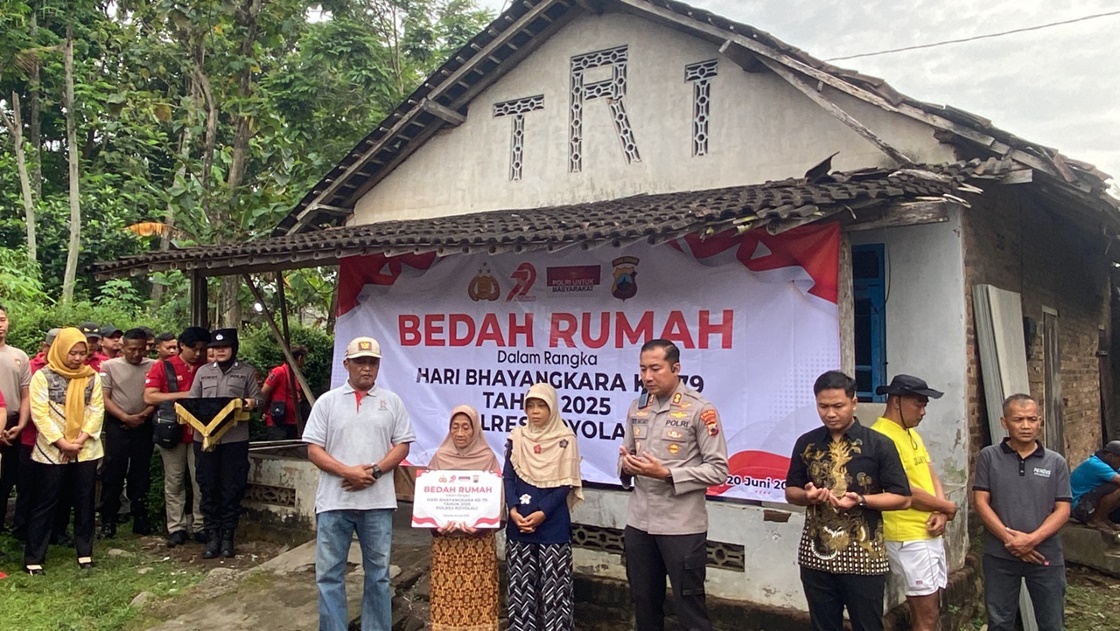 Program bedah rumah, sambut hari Bayangkara ke-79 Program bedah rumah, sambut hari Bayangkara ke-79