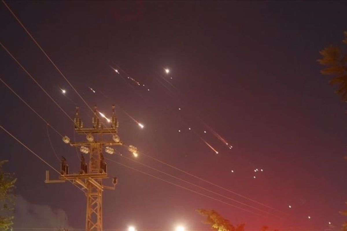 Israel dilaporkan serang Iran, ledakan terdengar di Teheran Israel dilaporkan serang Iran, ledakan terdengar di Teheran