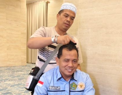 Terapi Barqun Ala H. Tukino bantu pulihkan kesehatan jemaah haji Terapi Barqun Ala H. Tukino bantu pulihkan kesehatan jemaah haji