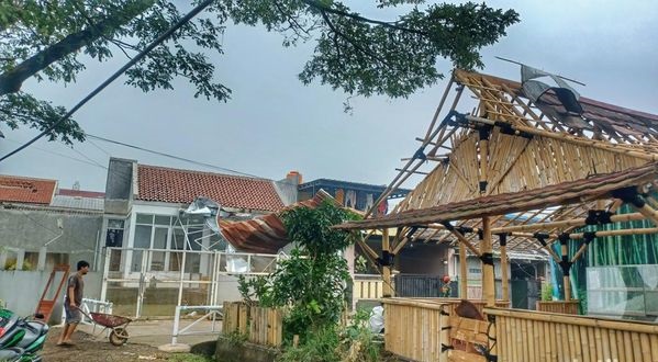 05 Juni 2023: Angin puting beliung melanda Bandung dan sekitarnya 05 Juni 2023: Angin puting beliung melanda Bandung dan sekitarnya