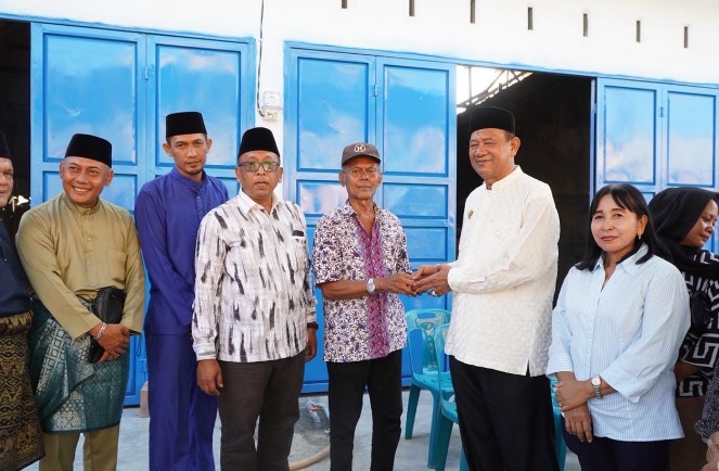 Selesai dibangun, Bupati Langkat serahkan kunci ruko korban kebakaran Selesai dibangun, Bupati Langkat serahkan kunci ruko korban kebakaran