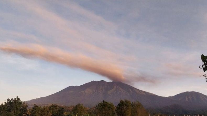Gunung Raung erupsi lima kali pada Kamis pagi Gunung Raung erupsi lima kali pada Kamis pagi