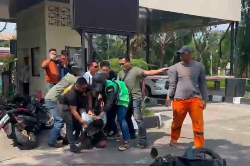 Polisi tangkap pelaku pembunuhan buruh lepas di Muara Angke Polisi tangkap pelaku pembunuhan buruh lepas di Muara Angke