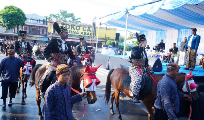 Kirab Budaya meriahkan puncak Hari Jadi Ke -178 Kabupaten Boyolali Kirab Budaya meriahkan puncak Hari Jadi Ke -178 Kabupaten BoyolaliÂ