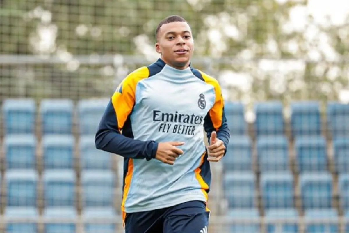 Kylian Mbappe dirawat di rumah sakit karena masalah lambung Kylian Mbappe dirawat di rumah sakit karena masalah lambung