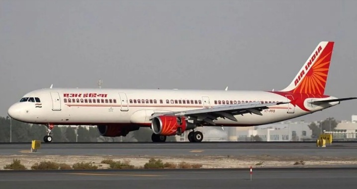 Pesawat Air India tujuan Inggris jatuh di India barat, bawa 242 orang Pesawat Air India tujuan Inggris jatuh di India barat, bawa 242 orang