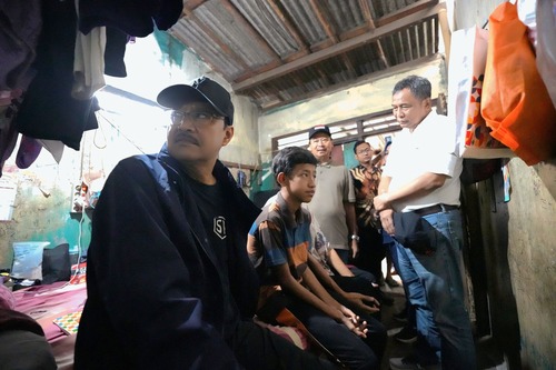 Gus Ipul temui keluarga seorang calon Siswa Sekolah Rakyat Cipayung