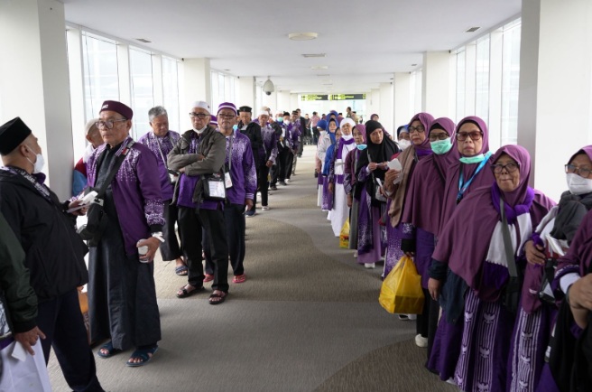 PPIH Debarkasi Medan dampingi jemaah haji Kloter 12 JKS kembali ke Jakarta PPIH Debarkasi Medan dampingi jemaah haji Kloter 12 JKS kembali ke Jakarta