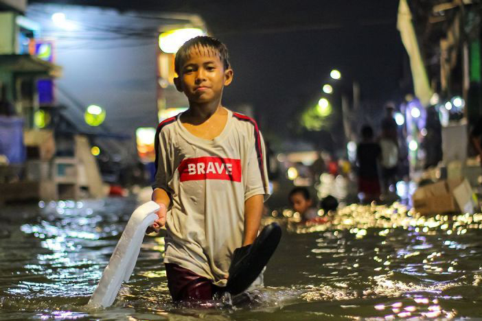Banjir rob kembali rendam pemukiman warga di Muara Angke Banjir rob kembali rendam pemukiman warga di Muara Angke