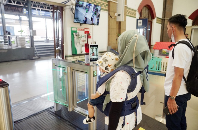 Satu juta penumpang lebih gunakan face recognition boarding gate di Daop IV Semarang Satu juta penumpang lebih gunakan face recognition boarding gate di Daop IV Semarang