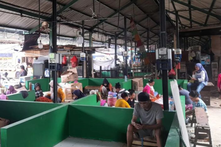 Ratusan PKL korban pungli preman di Pasar Kramat Jati direlokasi Ratusan PKL korban pungli preman di Pasar Kramat Jati direlokasi