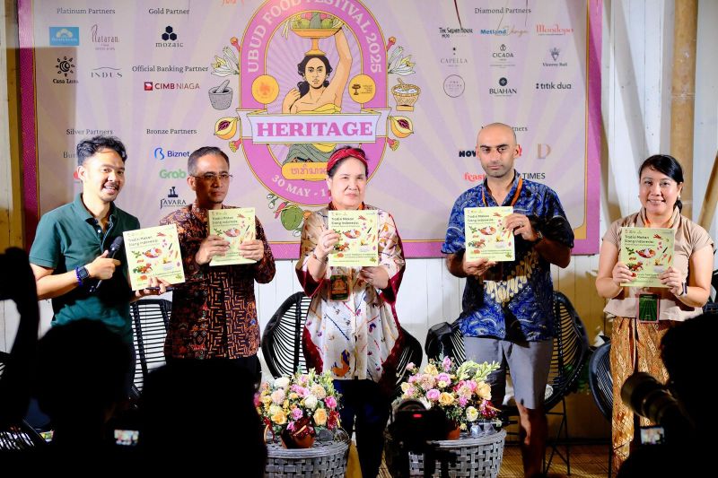 Buku Tradisi Makan Siang Indonesia diluncurkan di Ubud Food Festival
