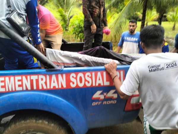 Banjir bandang Pohuwato, 2 meninggal dan ribuan orang mengungsi Banjir bandang Pohuwato, 2 meninggal dan ribuan orang mengungsi