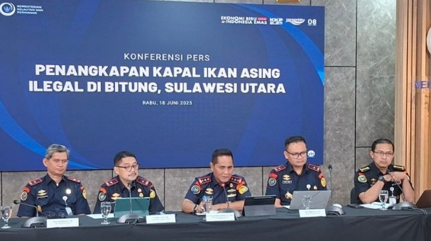 KKP selamatkan kerugian negara Rp31 miliar dari dua kapal asing ilegal KKP selamatkan kerugian negara Rp31 miliar dari dua kapal asing ilegal