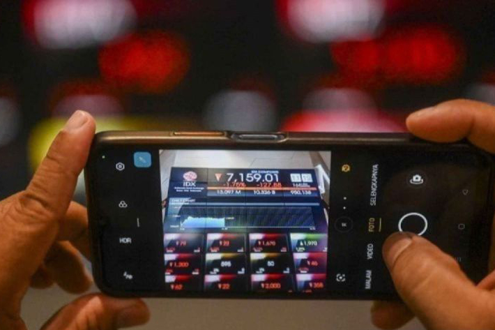 IHSG Selasa dibuka menguat 23,43 poin