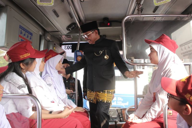 Pemkot Tangerang perluas rute layanan angkutan gratis untuk pelajar Pemkot Tangerang perluas rute layanan angkutan gratis untuk pelajar