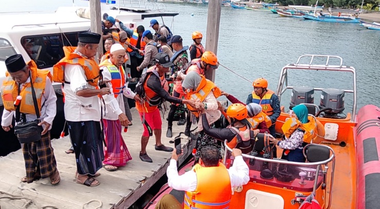 Bawa 269 penumpang, KMP Gerbang Samudra 2 kandas di Pelabuhan Gilimanuk Bawa 269 penumpang, KMP Gerbang Samudra 2 kandas di Pelabuhan Gilimanuk