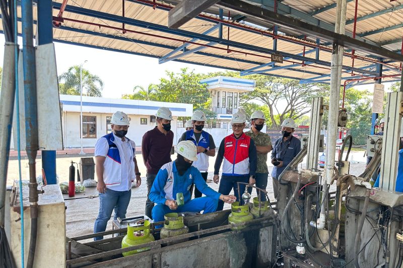 Pertamina dan Hiswana Migas pantau distribusi elpiji di Ponorogo Pertamina dan Hiswana Migas pantau distribusi elpiji di Ponorogo