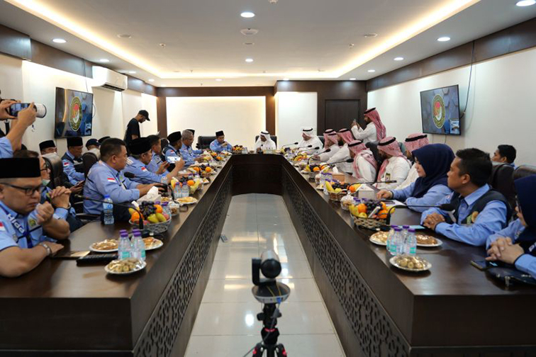 Wamenhaj Saudi apresiasi sukses haji 2025 saat kunjungi Daker Makkah Wamenhaj Saudi apresiasi sukses haji 2025 saat kunjungi Daker Makkah