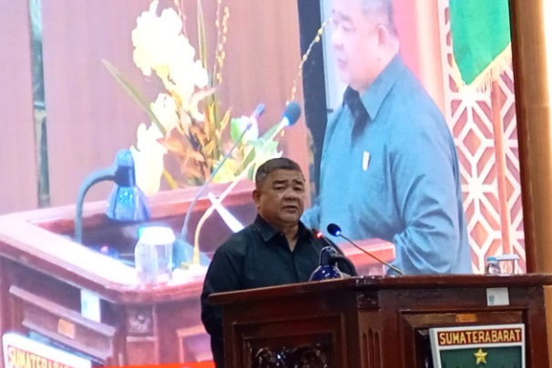 Legislator Gerindra minta komitmen gubernur Sumbar selesaikan proyek mangkrak Legislator Gerindra minta komitmen gubernur Sumbar selesaikan proyek mangkrak