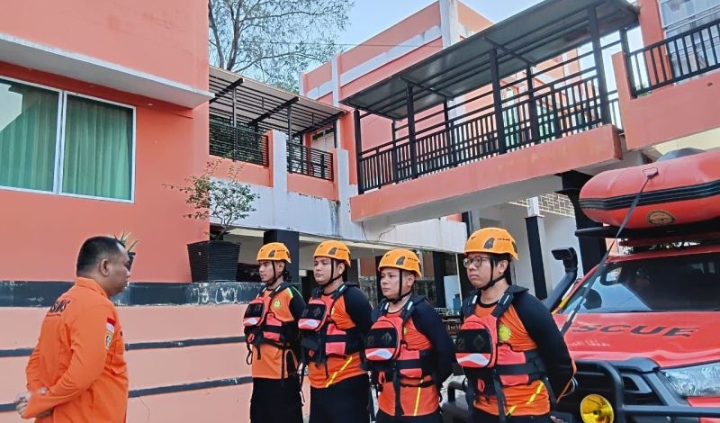 SAR cari dua dari 13 penumpang kapal tenggelam di Batam SAR cari dua dari 13 penumpang kapal tenggelam di Batam