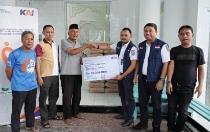 Akhir Juni 2025, KAI Divre II Sumbar salurakan program bantuan TJSL senilai Rp.350 juta Akhir Juni 2025, KAI Divre II Sumbar salurakan program bantuan TJSL senilai Rp.350 juta