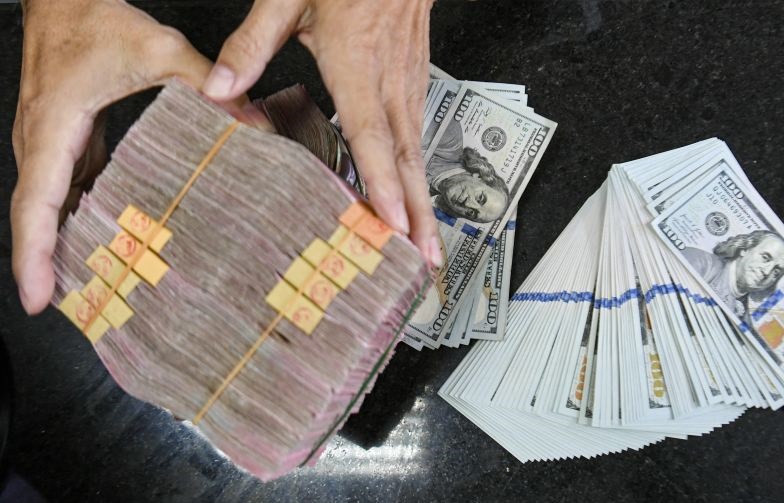 Rupiah pada Senin menguat jadi Rp16.325 per dolar AS Rupiah pada Senin menguat jadi Rp16.325 per dolar AS