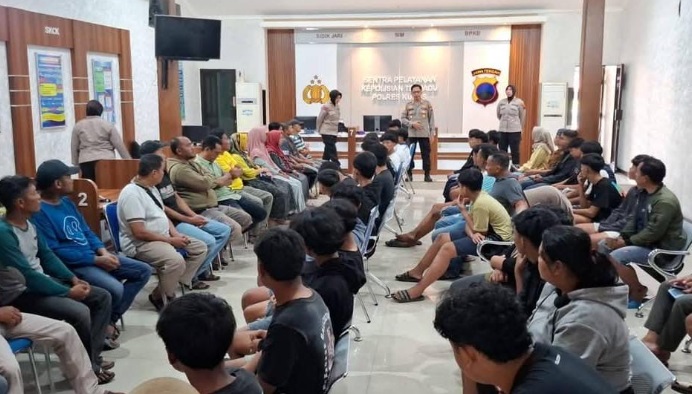 Razia balap liar, Polres Kudus angkut 129 sepeda motor dan 247 remaja Razia balap liar, Polres Kudus angkut 129 sepeda motor dan 247 remaja