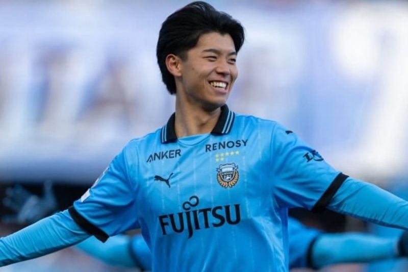 Tottenham dikabarkan akan datangkan bek Timnas Jepang, Kota Takai Tottenham dikabarkan akan datangkan bek Timnas Jepang, Kota Takai