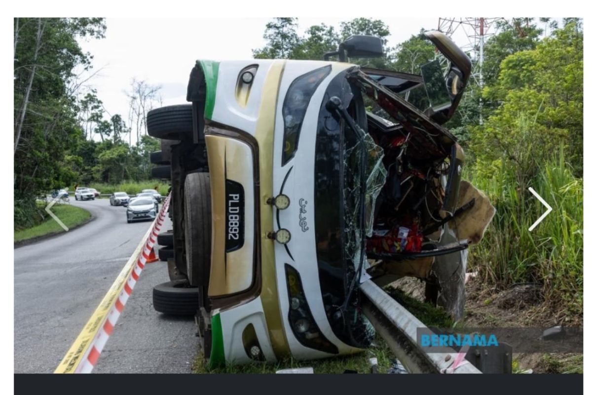 Bus mahasiswa di Malaysia kecelakaan, 15 orang dilaporkan tewas Bus mahasiswa di Malaysia kecelakaan, 15 orang dilaporkan tewas