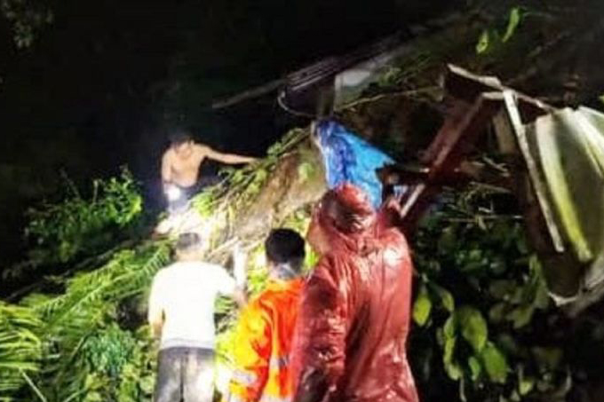 Sejumlah titik di Pulau Ambon alami longsor dan banjir Sejumlah titik di Pulau Ambon alami longsor dan banjir