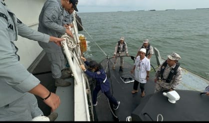 Bakamla RI jemput 3 ABK yang ditangkap Malaysia Bakamla RI jemput 3 ABK yang ditangkap Malaysia