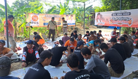 Bagikan 700 paket kurban, PKS Kota Serang dukung tebar 2,3 juta paket kurban nasional Bagikan 700 paket kurban, PKS Kota Serang dukung tebar 2,3 juta paket kurban nasional