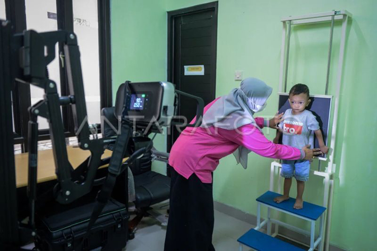 DP3AP2KB: Makanan bergizi dan stimulasi permainan membentuk anak sehat DP3AP2KB: Makanan bergizi dan stimulasi permainan membentuk anak sehat