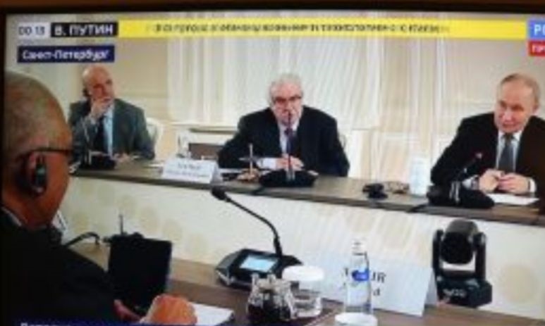 Putin melihat Indonesia terus bergerak menjadi negara ekonomi kuat Putin melihat Indonesia terus bergerak menjadi negara ekonomi kuat