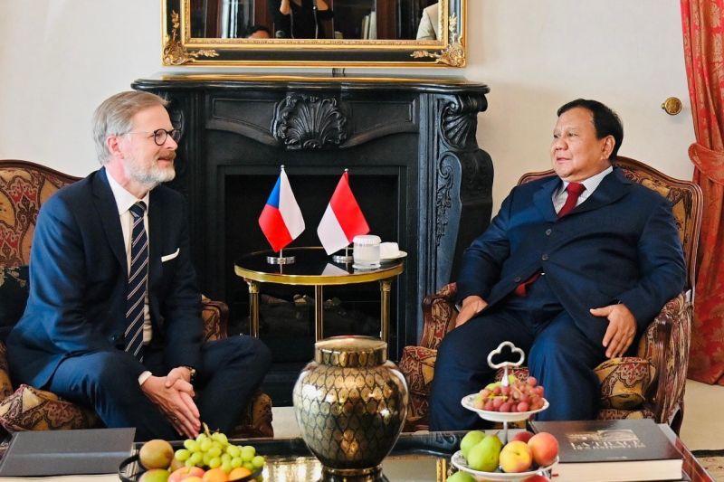 Prabowo terima kunjungan PM Ceko Petr Fiala saat singgah di Praha Prabowo terima kunjungan PM Ceko Petr Fiala saat singgah di Praha