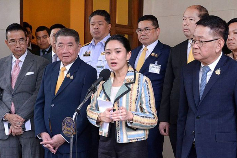 Percakapannya dengan Hun Sen bocor, PM Thailand didesak mundur Percakapannya dengan Hun Sen bocor, PM Thailand didesak mundur