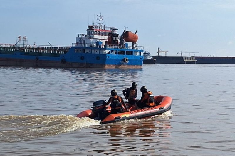 SAR Samarinda cari korban hilang akibat kecelakaan kapal SAR Samarinda cari korban hilang akibat kecelakaan kapal