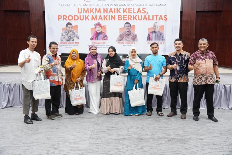 Anggota Komisi VII DPR jaring ratusan UMKM Pekanbaru untuk naik kelas Anggota Komisi VII DPR jaring ratusan UMKM Pekanbaru untuk naik kelas