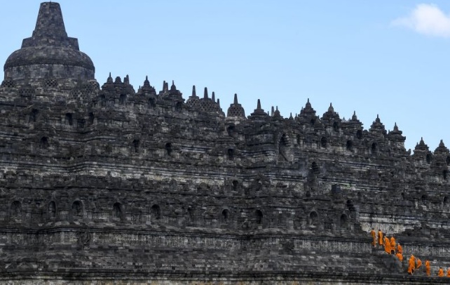 Menteri Kebudayaan jelaskan rencana pemasangan stairlift di Borobudur