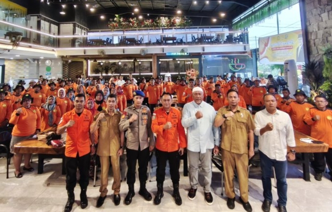Musa Rajekshah buka kegiatan pemberdayaan masyarakat pencarian dan pertolongan di Belawan Musa Rajekshah buka kegiatan pemberdayaan masyarakat pencarian dan pertolongan di Belawan