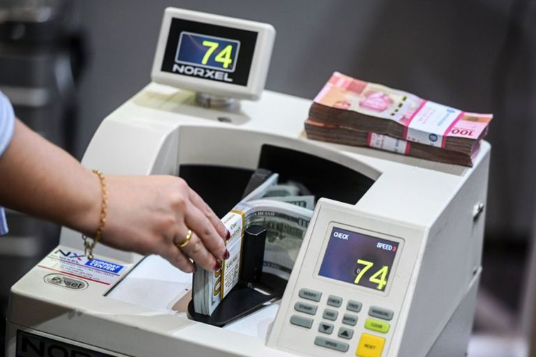 Rupiah pada Jumat pagi melemah jadi Rp16.273 per dolar AS Rupiah pada Jumat pagi melemah jadi Rp16.273 per dolar AS