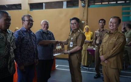Wali Kota Magelang beri honor Ketua RT dan RW Wali Kota Magelang beri honor Ketua RT dan RW