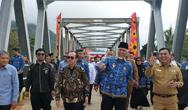 Kolaborasi hadirkan jembatan baru percepat akses warga ke rumah sakit Kolaborasi hadirkan jembatan baru percepat akses warga ke rumah sakit