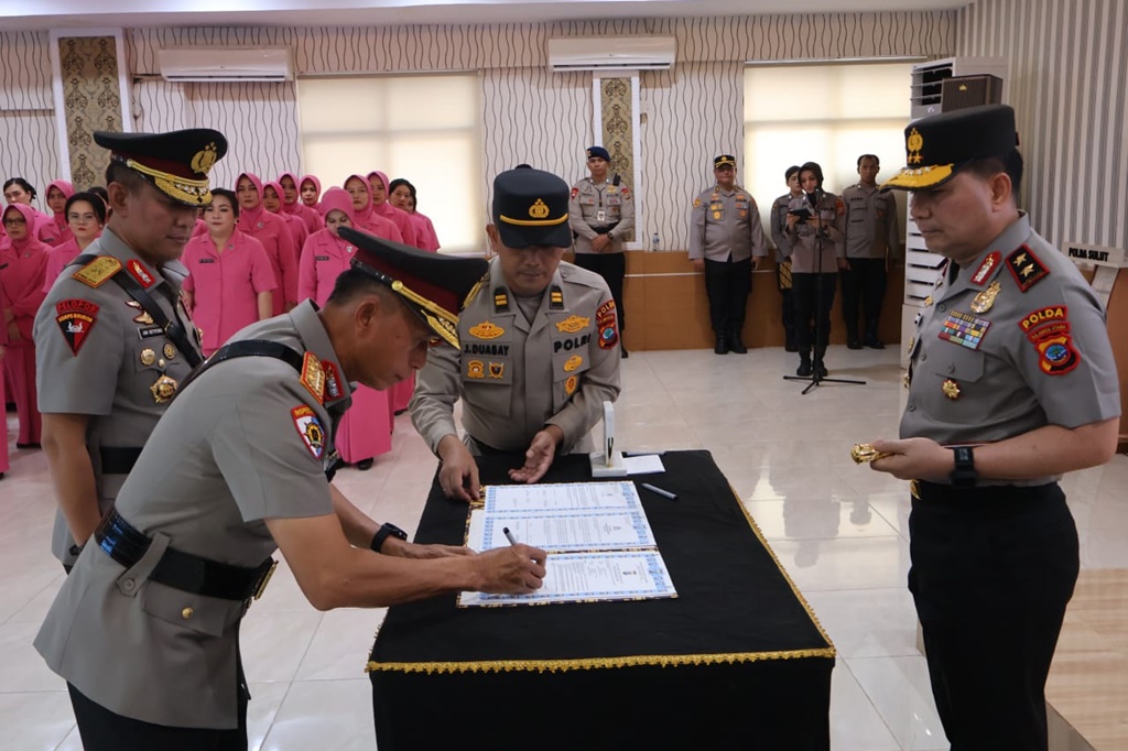 Brigjen Pol Awi Setiyono gantikan Irjen Pol Bahagia Dachi sebagai Wakapolda Sulut