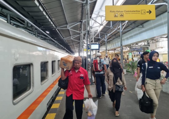 Arus balik penumpang kereta api di Daop 6 Yogyakarta diprediksi meningkat hari ini  Arus balik penumpang kereta api di Daop 6 Yogyakarta diprediksi meningkat hari ini Â