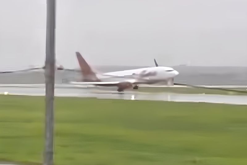 Batik Air jelaskan alasan pesawat hampir tergelincir di Soetta Batik Air jelaskan alasan pesawat hampir tergelincir di Soetta