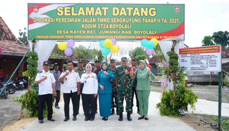 Perlancar transportasi ekonomi warga, jalan hasil TMMD Sengkuyung diresmikan . Perlancar transportasi ekonomi warga, jalan hasil TMMD Sengkuyung diresmikan .