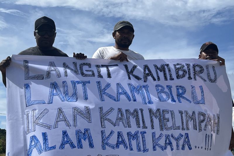 Kilau nikel di pelukan Raja Ampat Kilau nikel di pelukan Raja Ampat